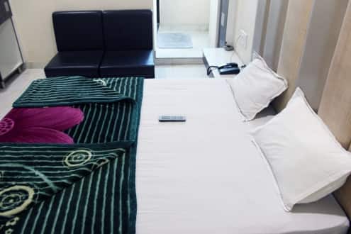 Hotel Neelkanth Palace Guest House, Ahmedabad 3